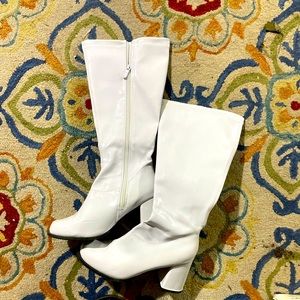 Vintage White pleather boots